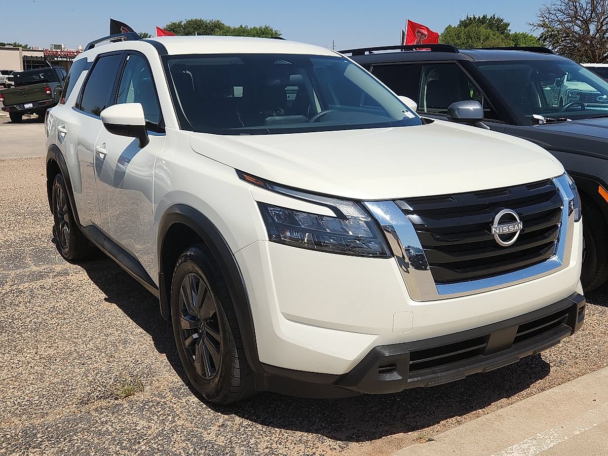 Used 2024 Nissan Pathfinder SV FWD image 4