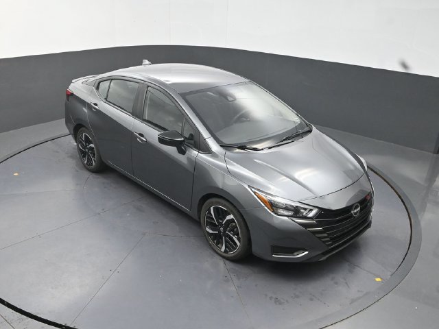 Used 2024 Nissan Versa SR FWD image 23