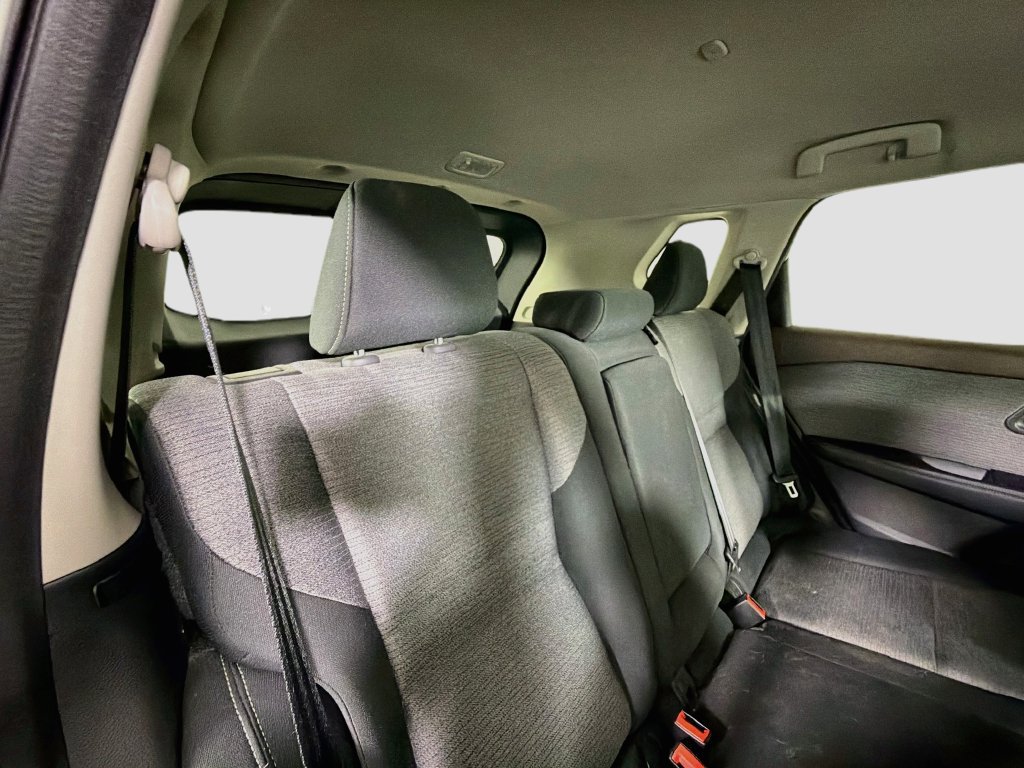 Used 2022 Nissan Rogue SV FWD image 28