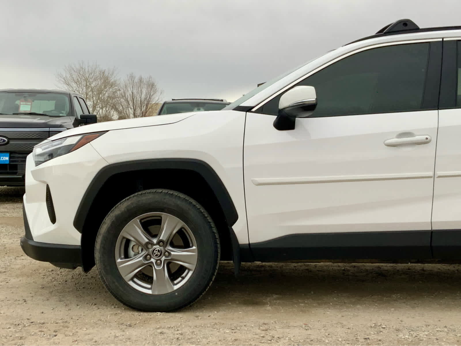 Used 2025 Toyota RAV4 XLE w/ Convenience Package image 10