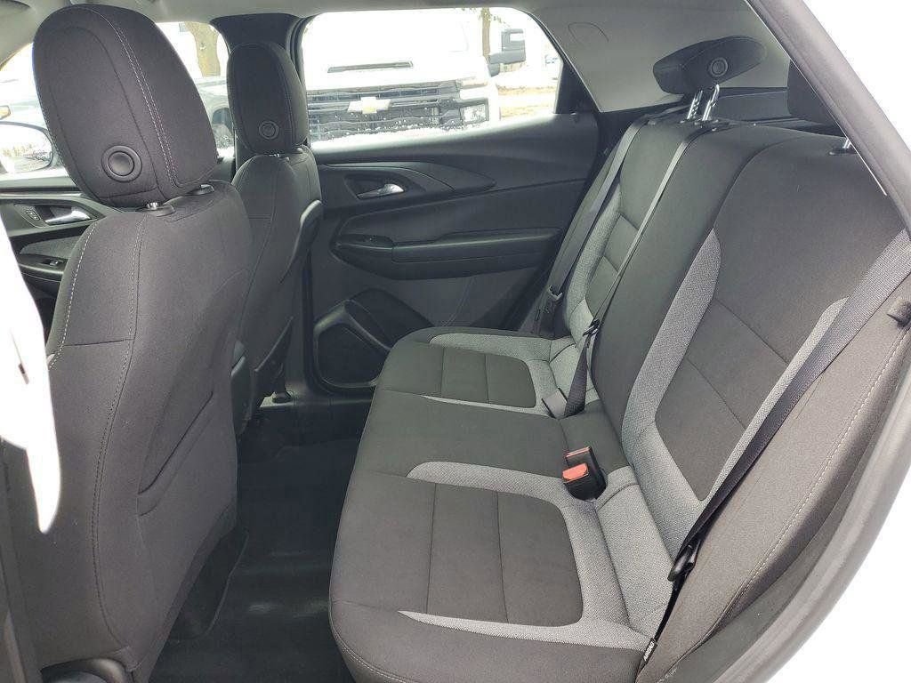 Used 2023 Chevrolet TrailBlazer LS image 26