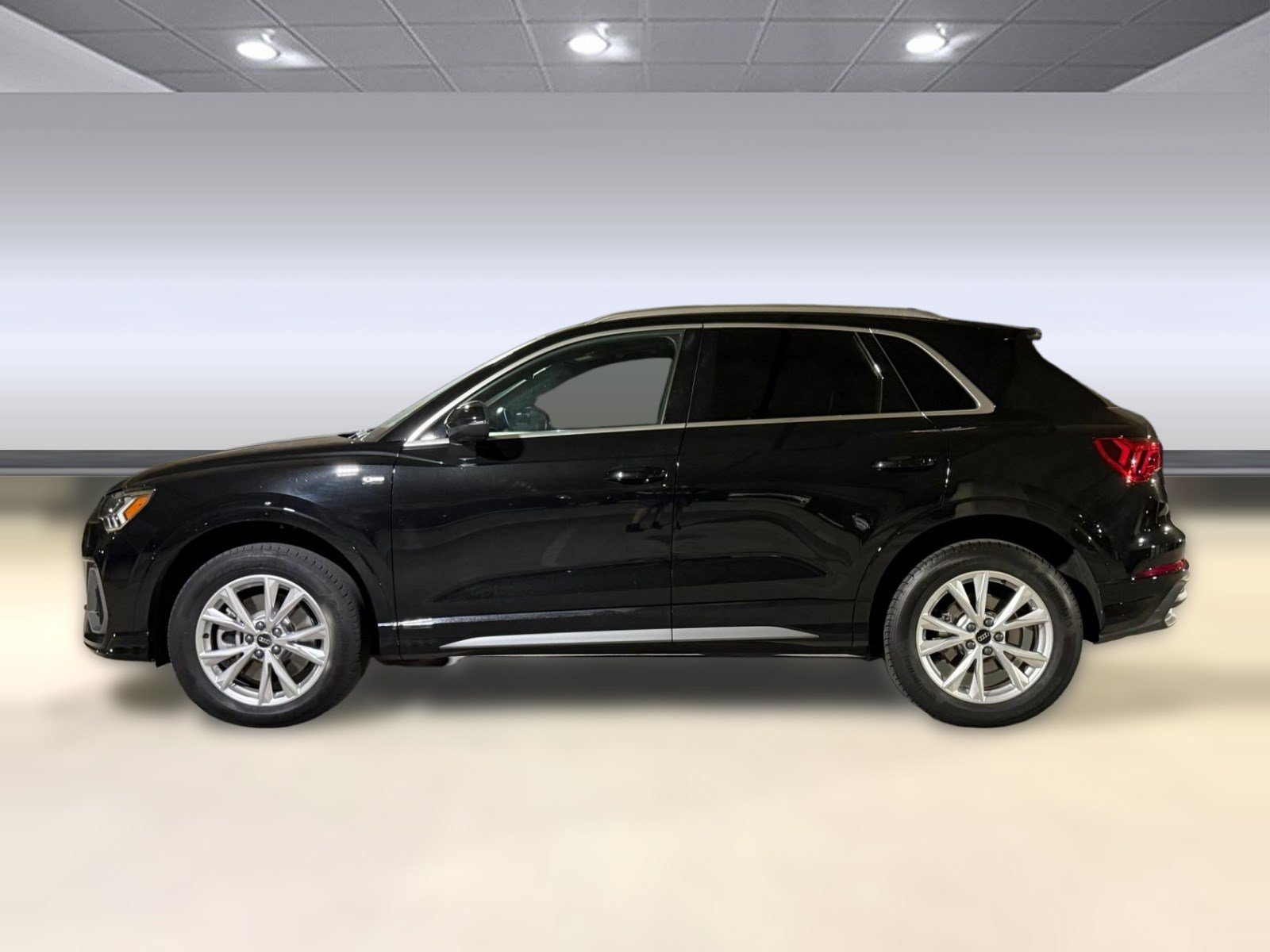 Certified 2025 Audi Q3 2.0T Premium w/ Convenience Package AWD/4WD image 2