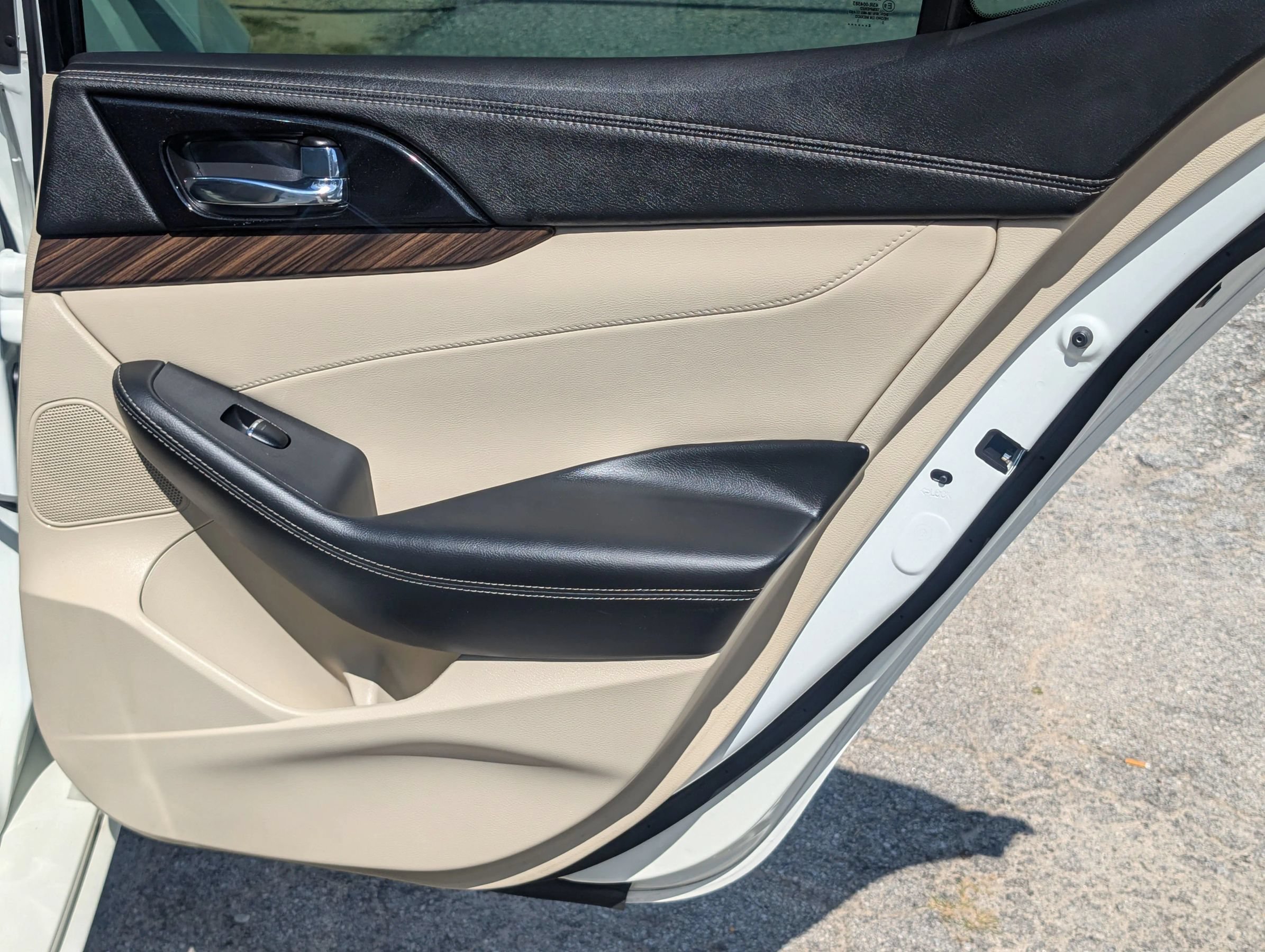 Used 2017 Nissan Maxima Platinum w/ Medallion Package FWD image 41