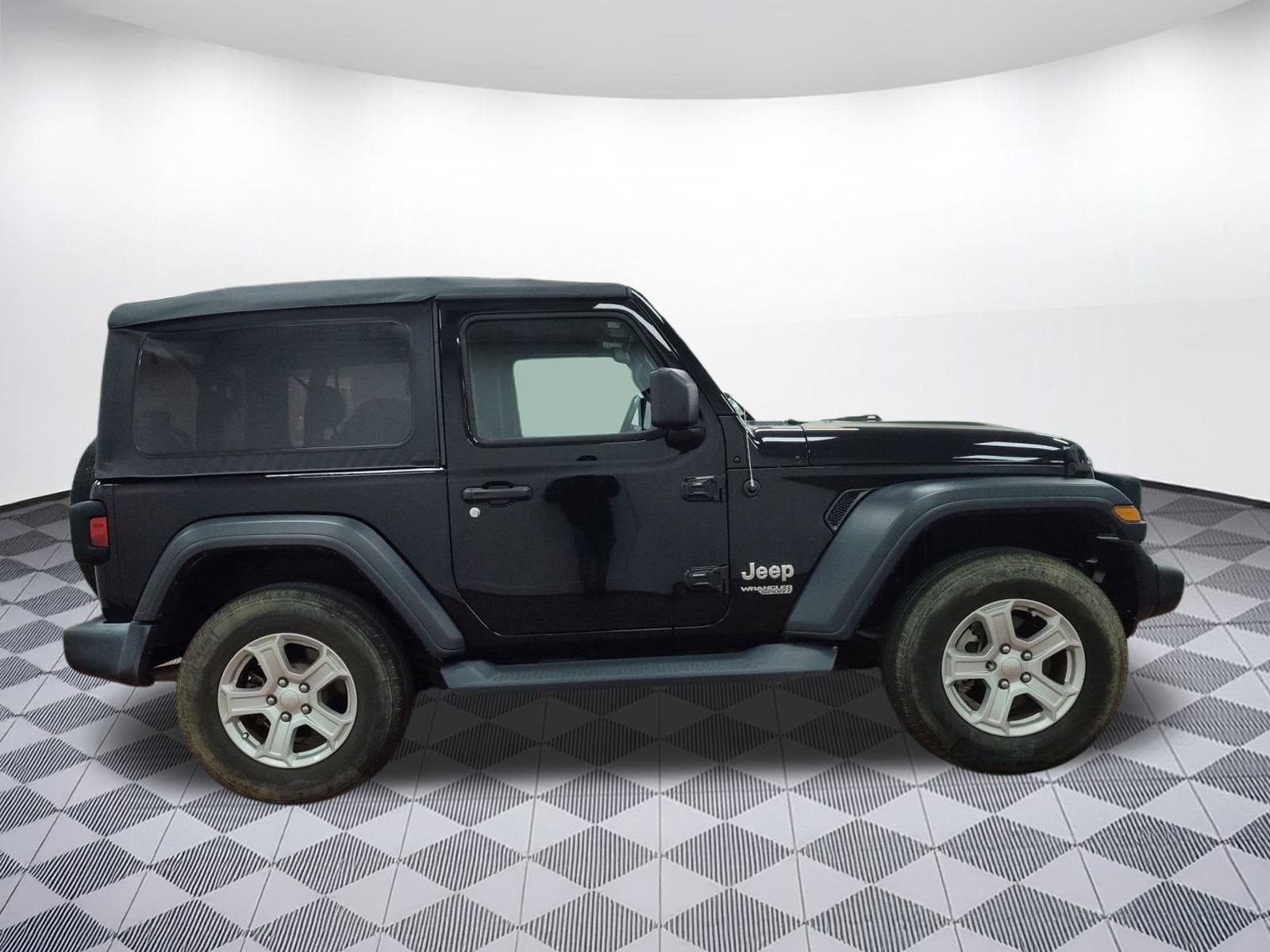 Used 2019 Jeep Wrangler Sport image 7