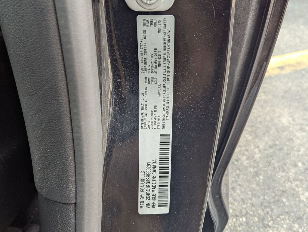 Used 2025 Chrysler Pacifica Limited FWD image 31