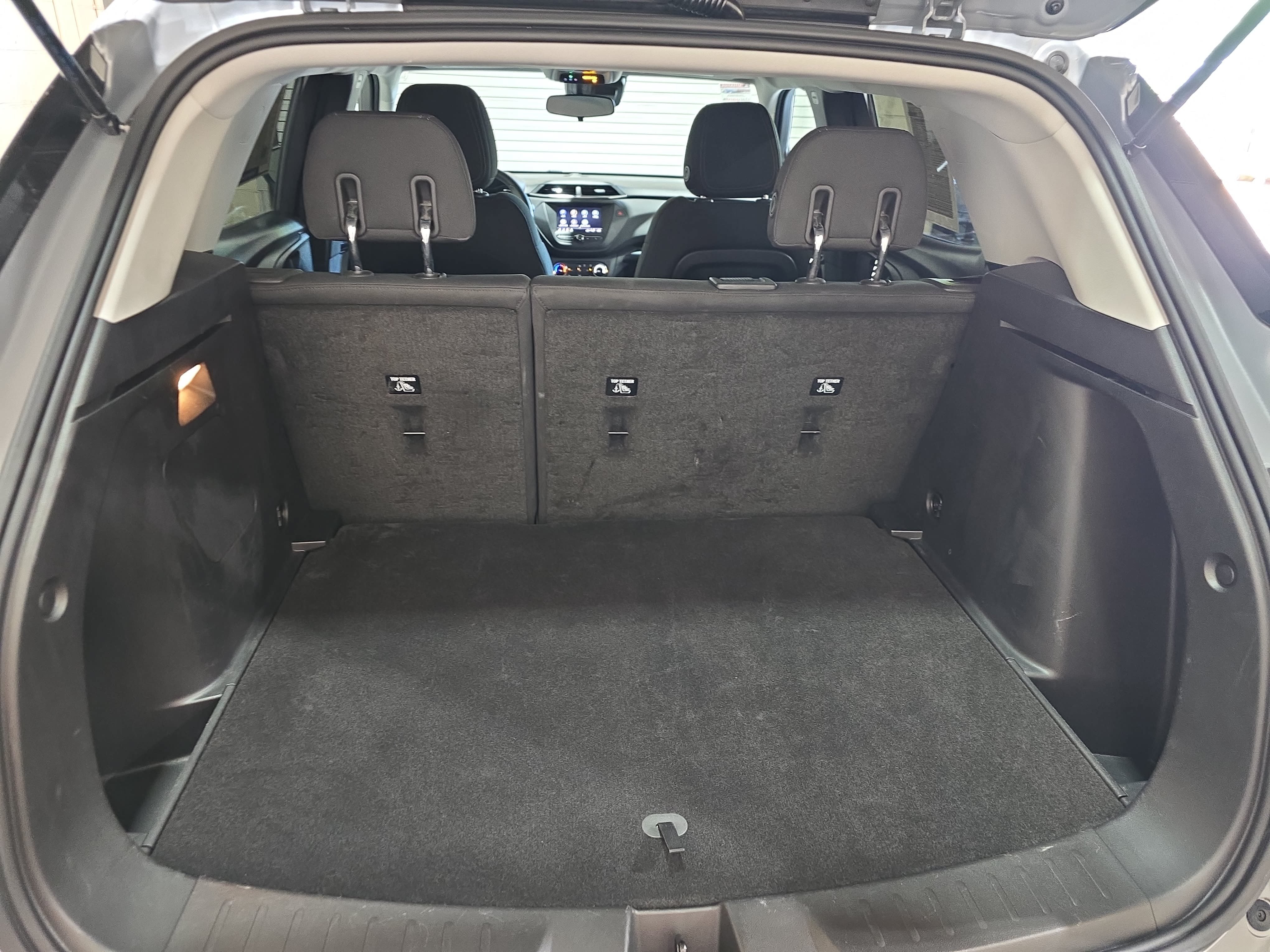 Used 2023 Chevrolet TrailBlazer LT FWD image 12