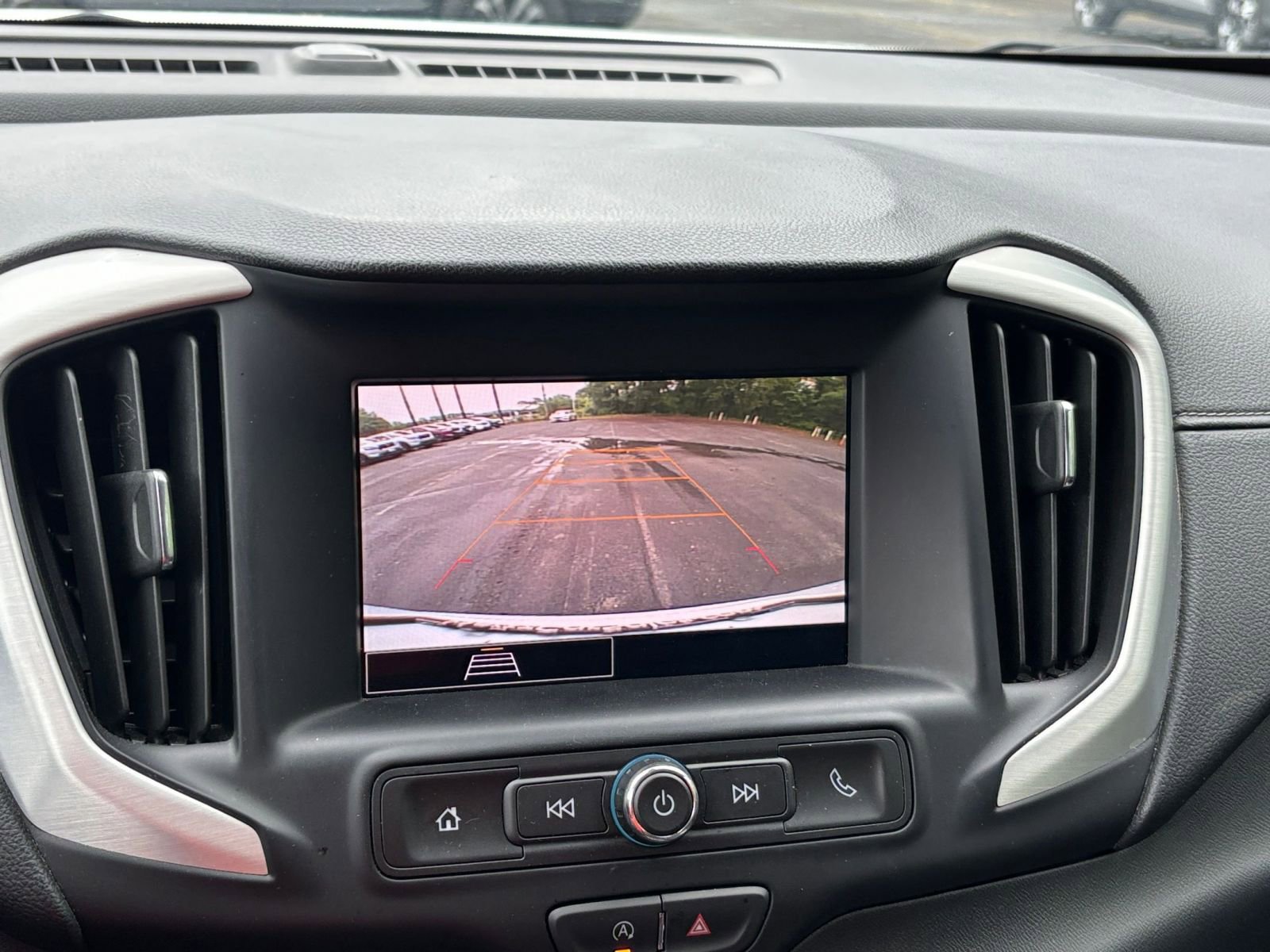 Used 2024 GMC Terrain SLE FWD image 23