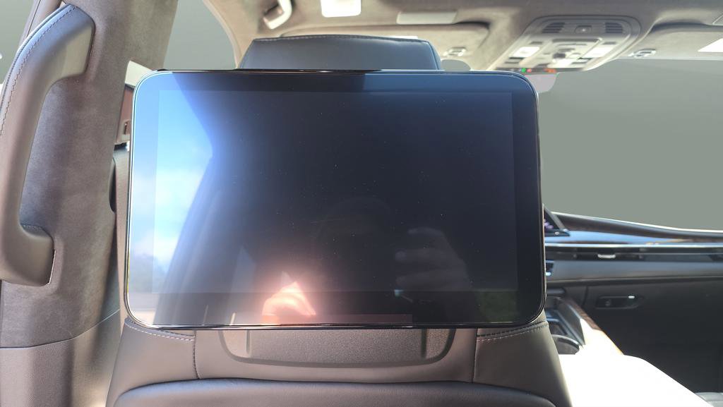 Certified 2022 Cadillac Escalade Sport Platinum w/ LPO, ONYX Package image 30