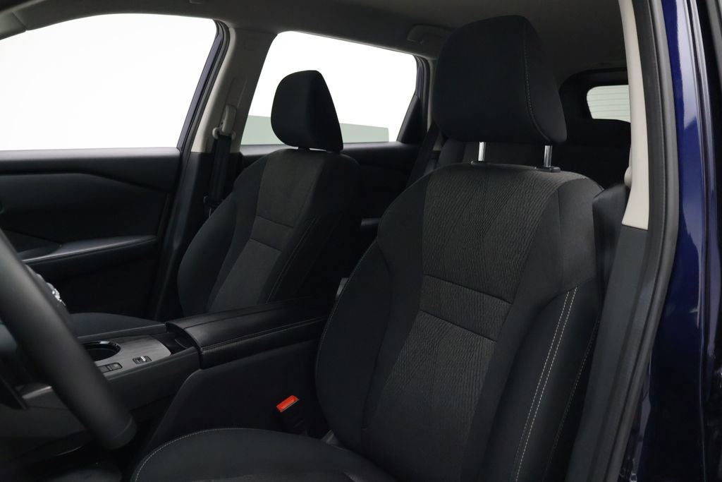 Used 2026 Nissan Rogue SV FWD image 13