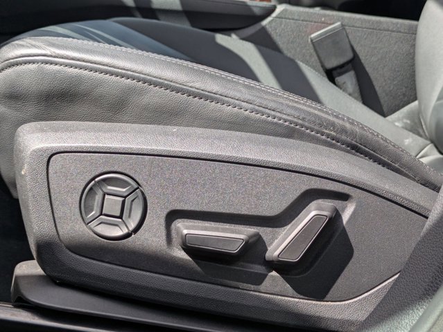 Used 2021 Audi Q3 2.0T Premium w/ Convenience Package image 4