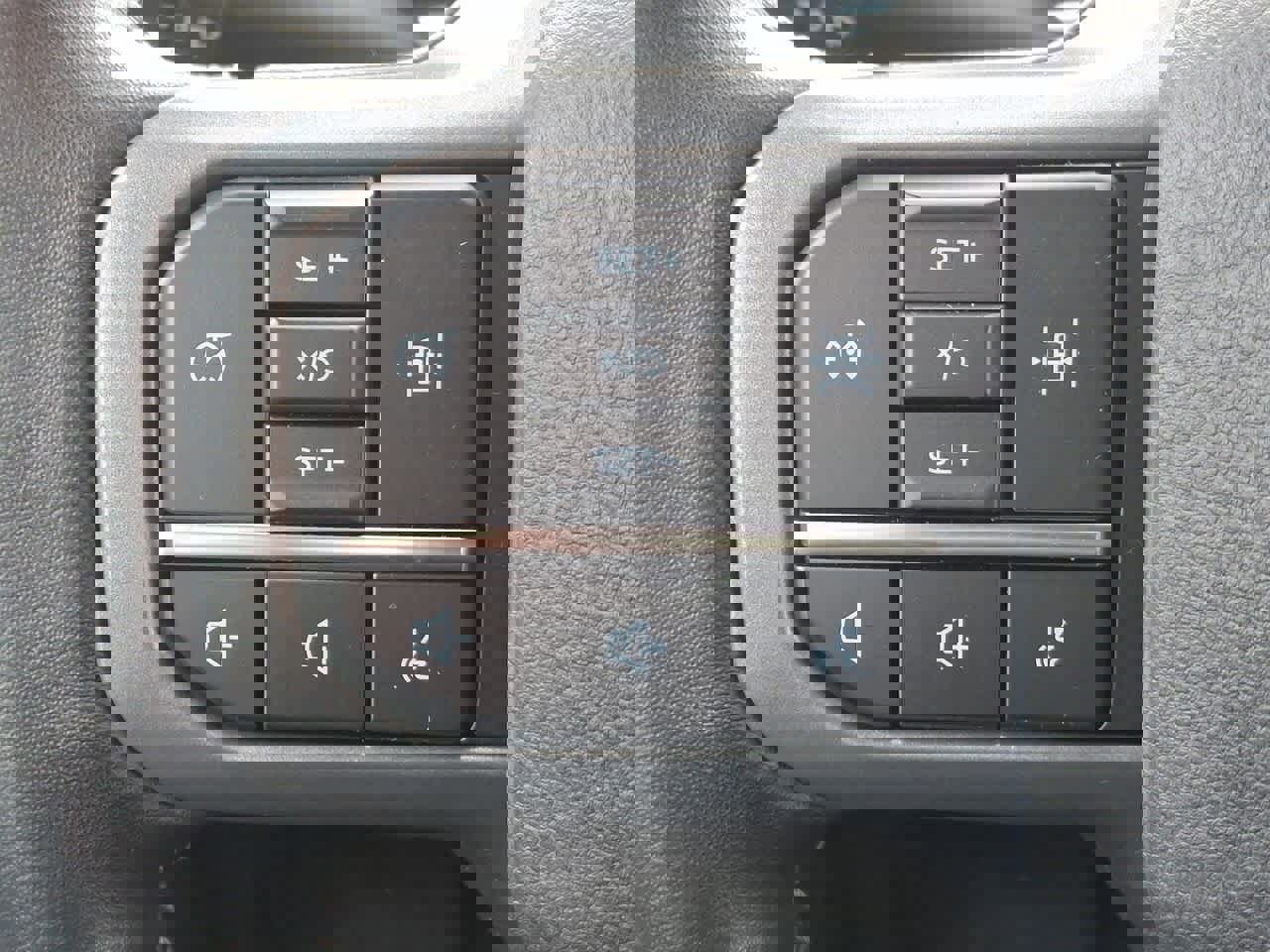 Used 2022 Ford F150 Lariat w/ FX4 Off-Road Package image 23