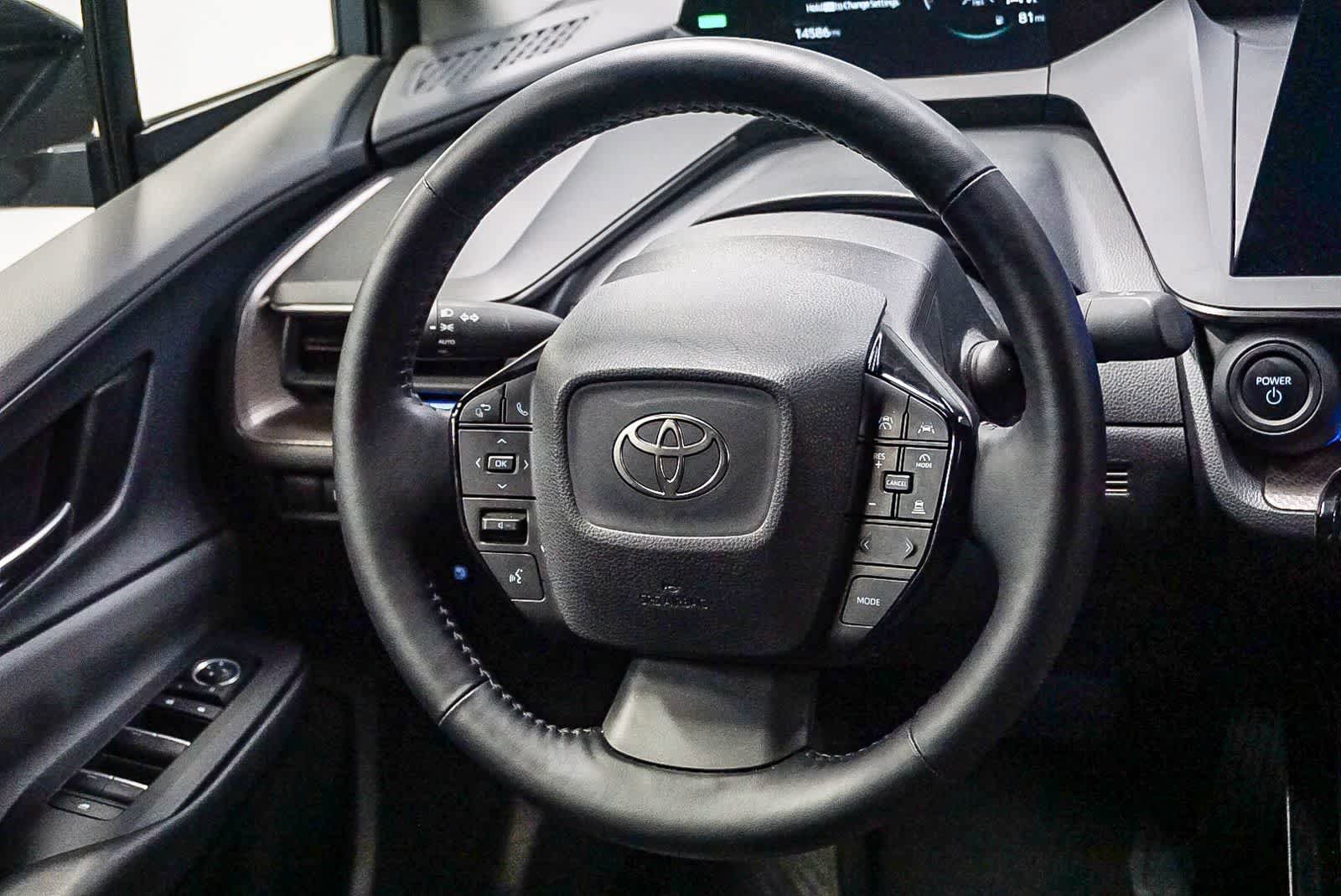 Used 2025 Toyota Prius XLE FWD image 15