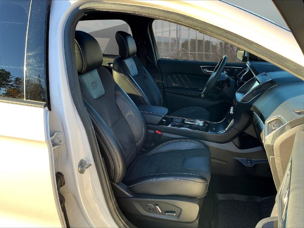 Used 2019 Ford Edge ST w/ Equipment Group 401A AWD/4WD image 31