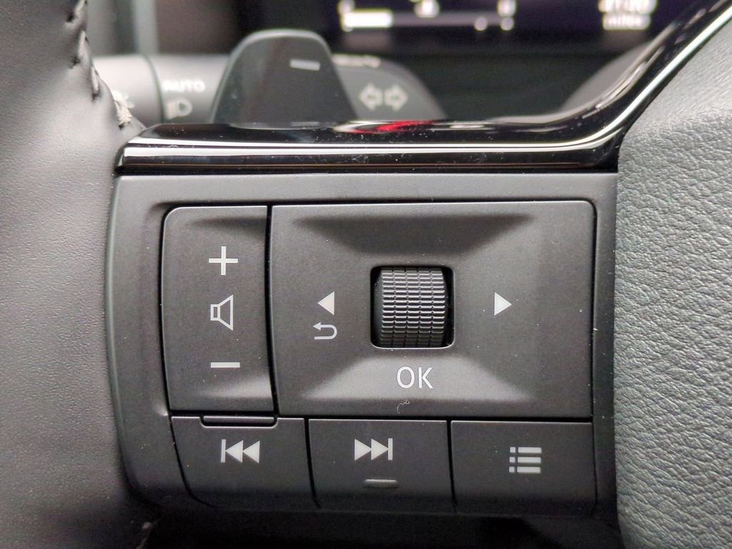 Certified 2025 Nissan Rogue SL image 26