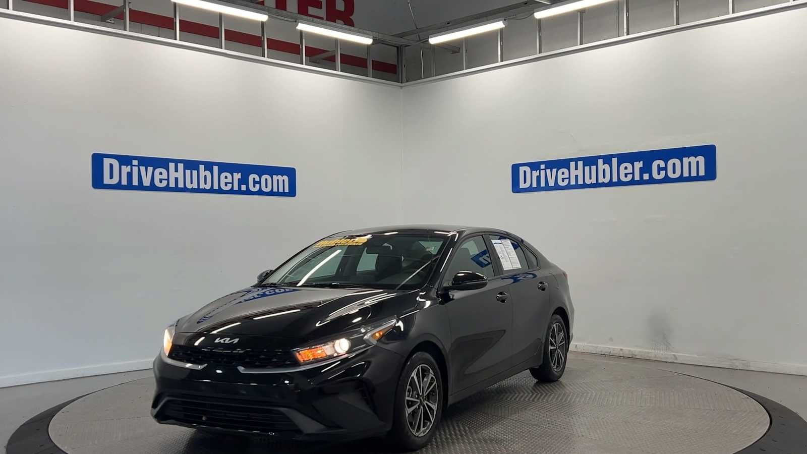Used 2024 Kia Forte LXS w/ LXS Technology Package FWD image 4