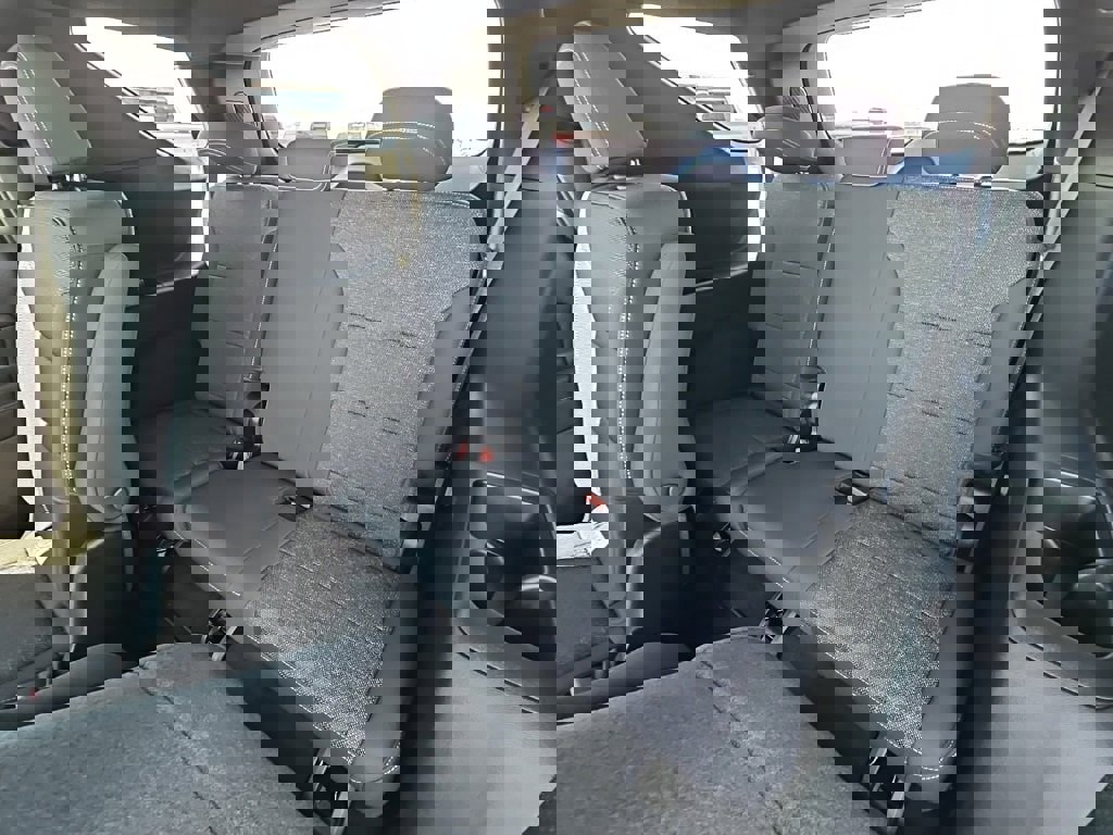 New 2026 Chevrolet Traverse LT image 12