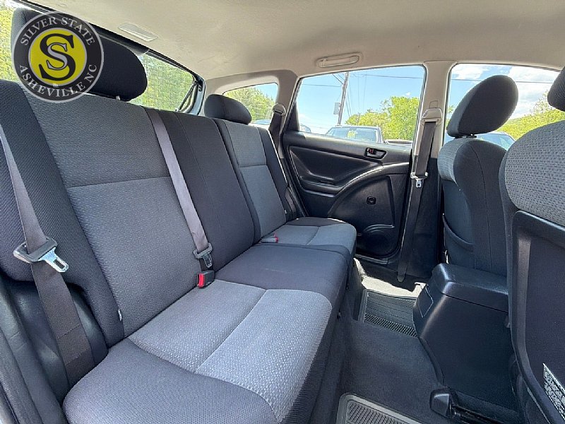 Used 2004 Toyota Matrix FWD image 18