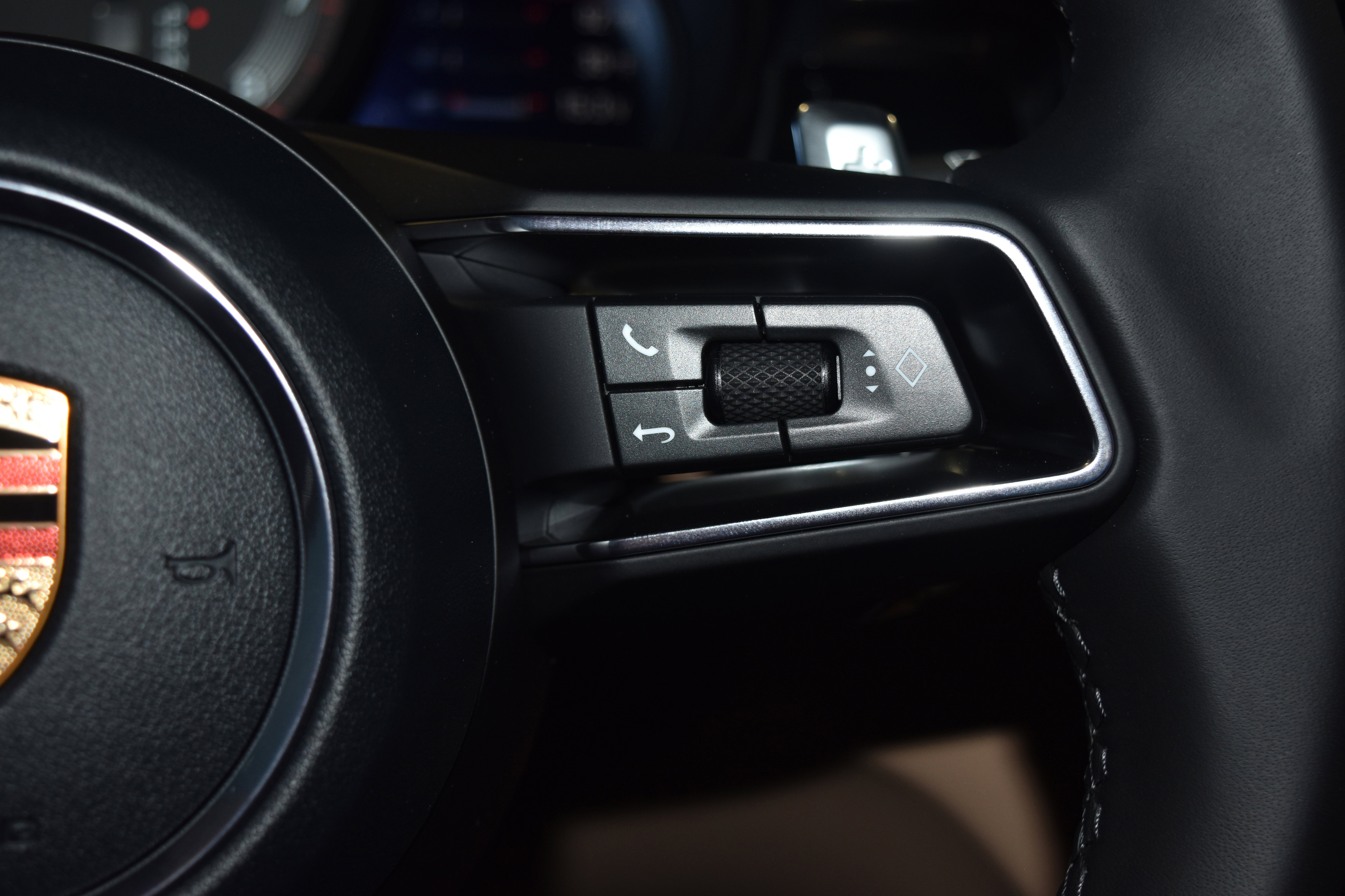 New 2026 Porsche Macan image 12