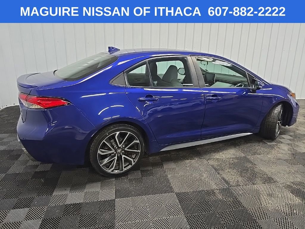 Used 2021 Toyota Corolla SE w/ SE Premium Package image 3