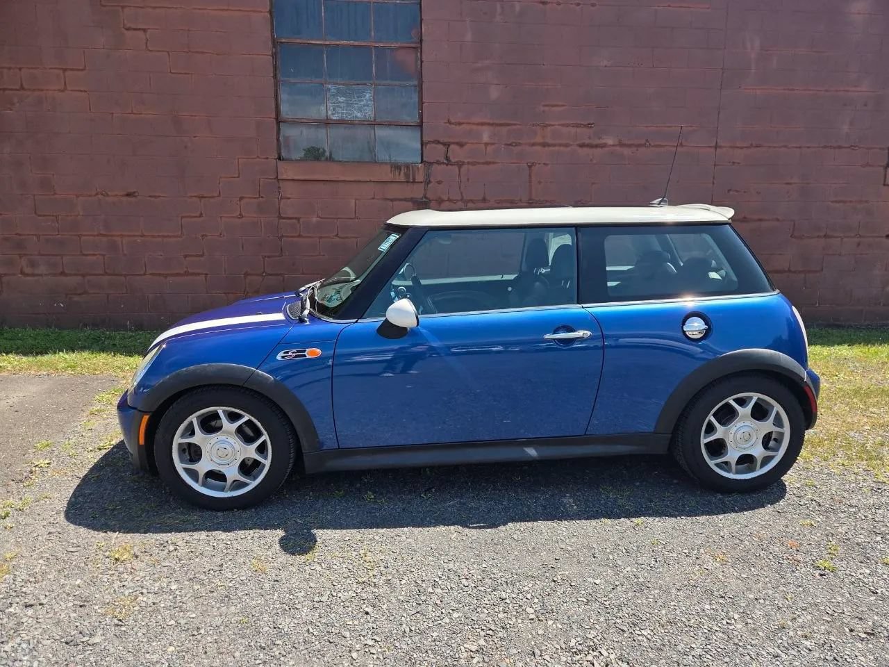 Used 2005 MINI Cooper S FWD image 3