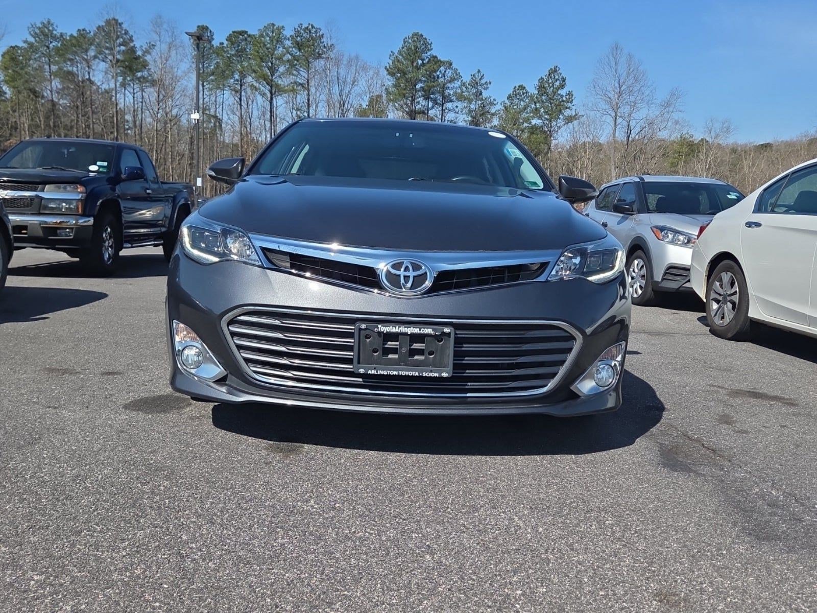 Used 2013 Toyota Avalon Limited image 2