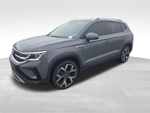 Used 2023 Volkswagen Taos SEL image 3