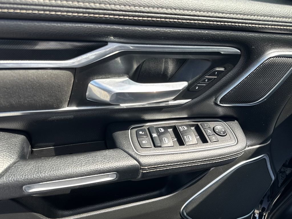Used 2022 RAM 1500 Laramie AWD/4WD image 12