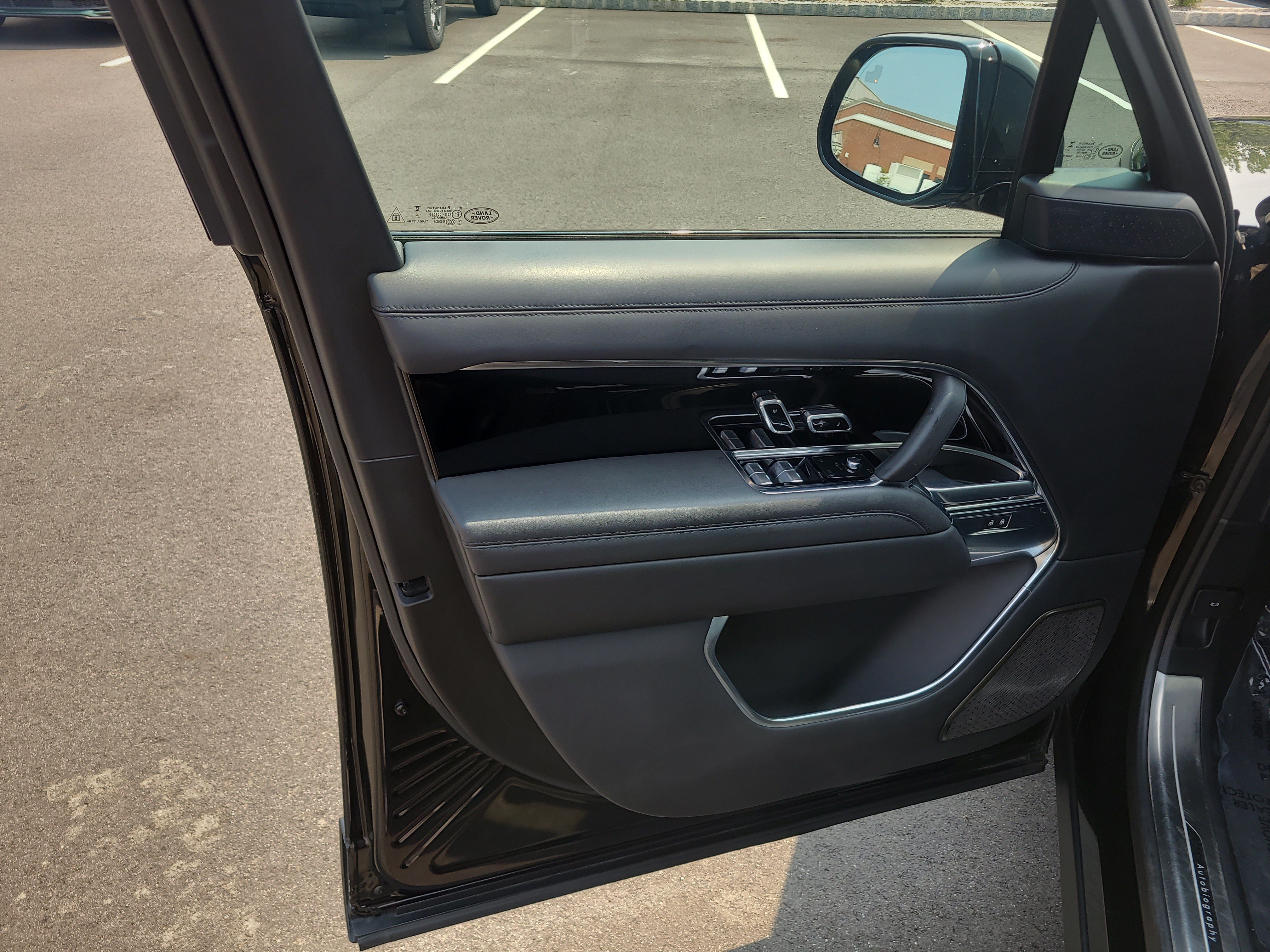 Used 2024 Land Rover Range Rover Autobiography AWD/4WD image 14