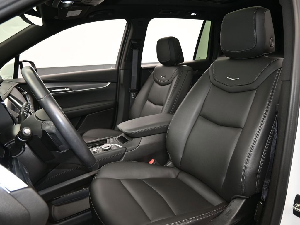 Used 2024 Cadillac XT6 Luxury image 10