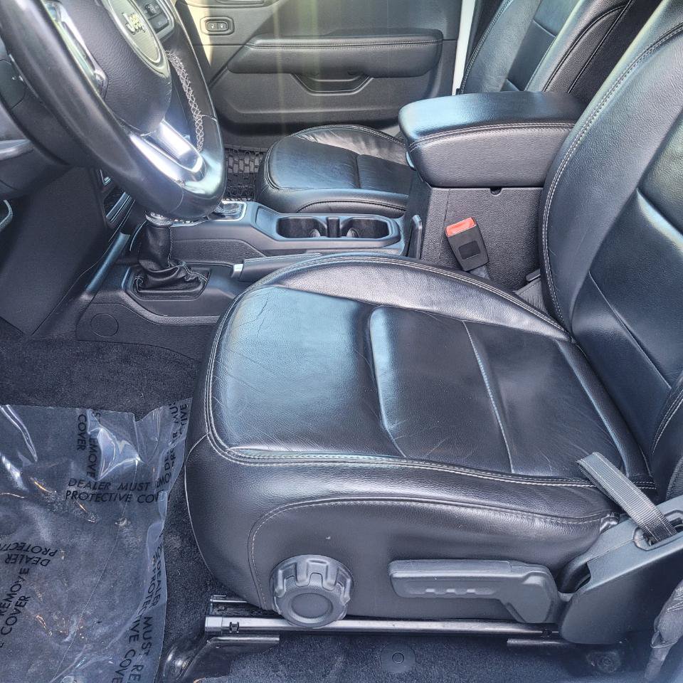 Used 2018 Jeep Wrangler Unlimited Sahara AWD/4WD image 11