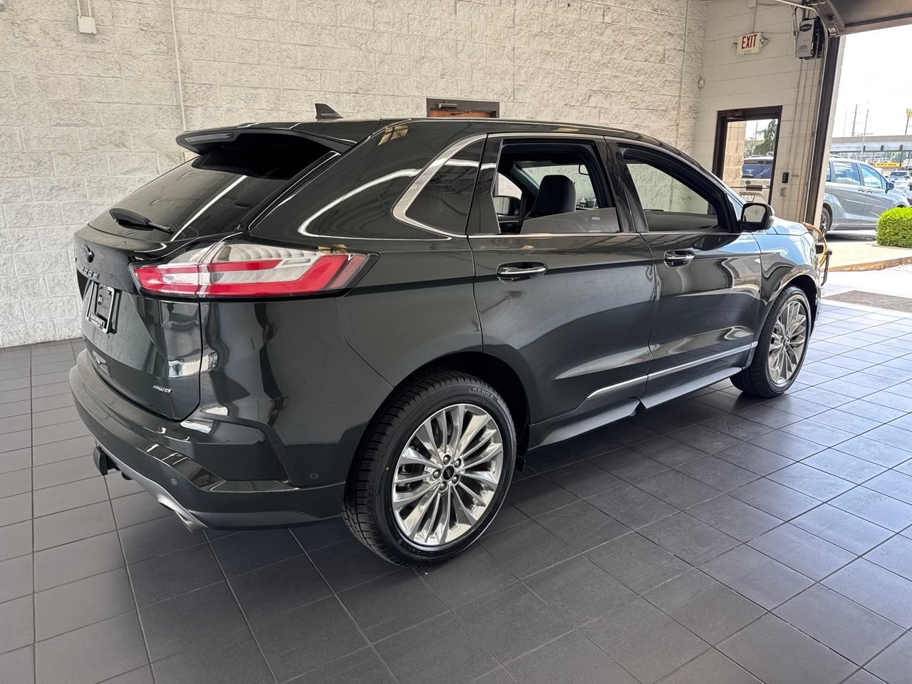 Used 2024 Ford Edge Titanium w/ Titanium Elite Package AWD/4WD image 8