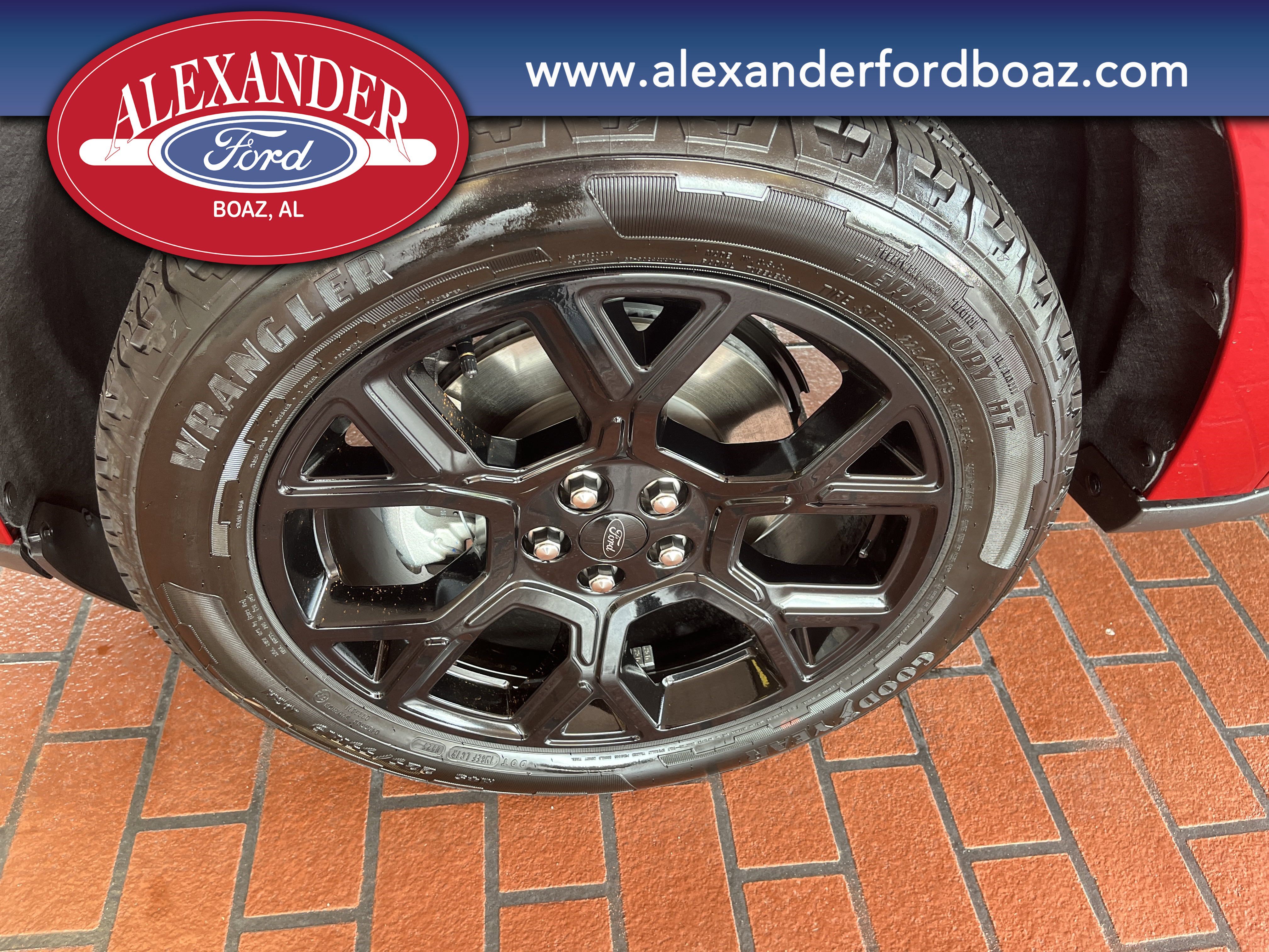 New 2025 Ford Maverick XLT w/ XLT Luxury Package image 11