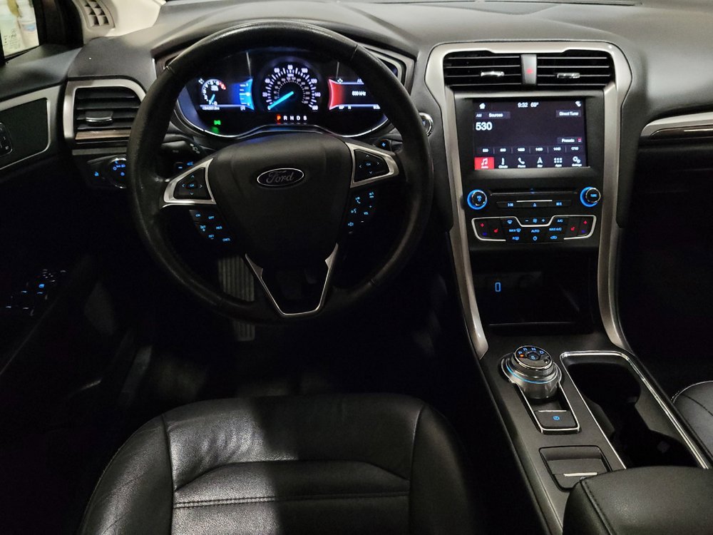 Used 2018 Ford Fusion SE w/ Fusion SE Technology Package FWD image 22