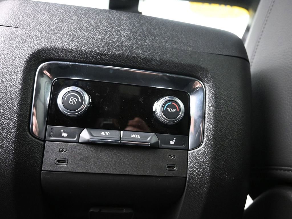 Used 2025 GMC Yukon Denali w/ LPO, Floor Liner Package image 14