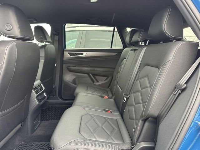 Used 2025 Volkswagen Atlas Cross Sport SE image 12