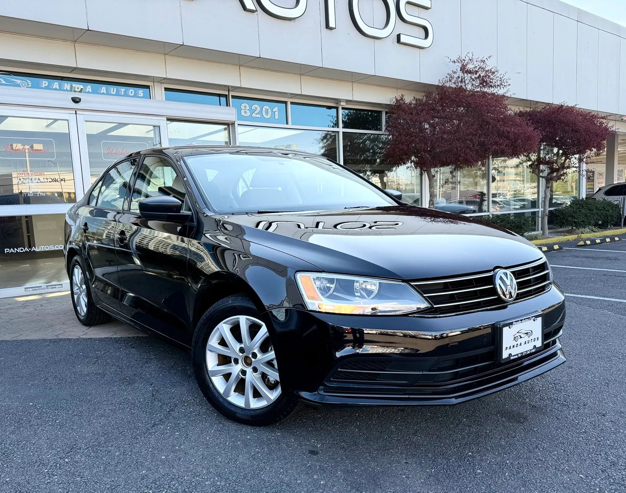 Used 2015 Volkswagen Jetta SE image 1