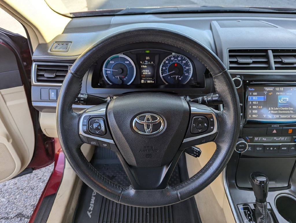Used 2017 Toyota Camry XLE w/ Moonroof Package FWD image 17
