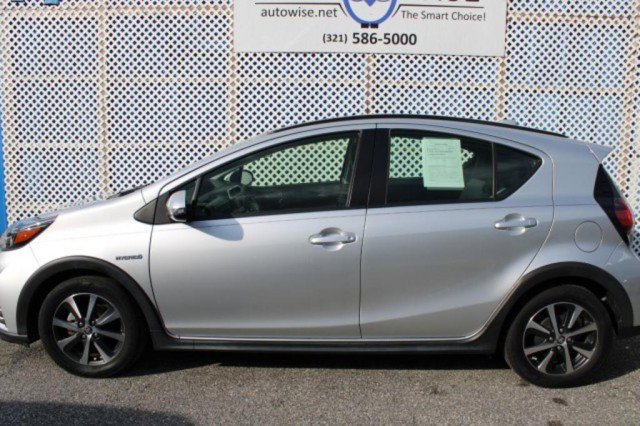 Used 2018 Toyota Prius C One image 3