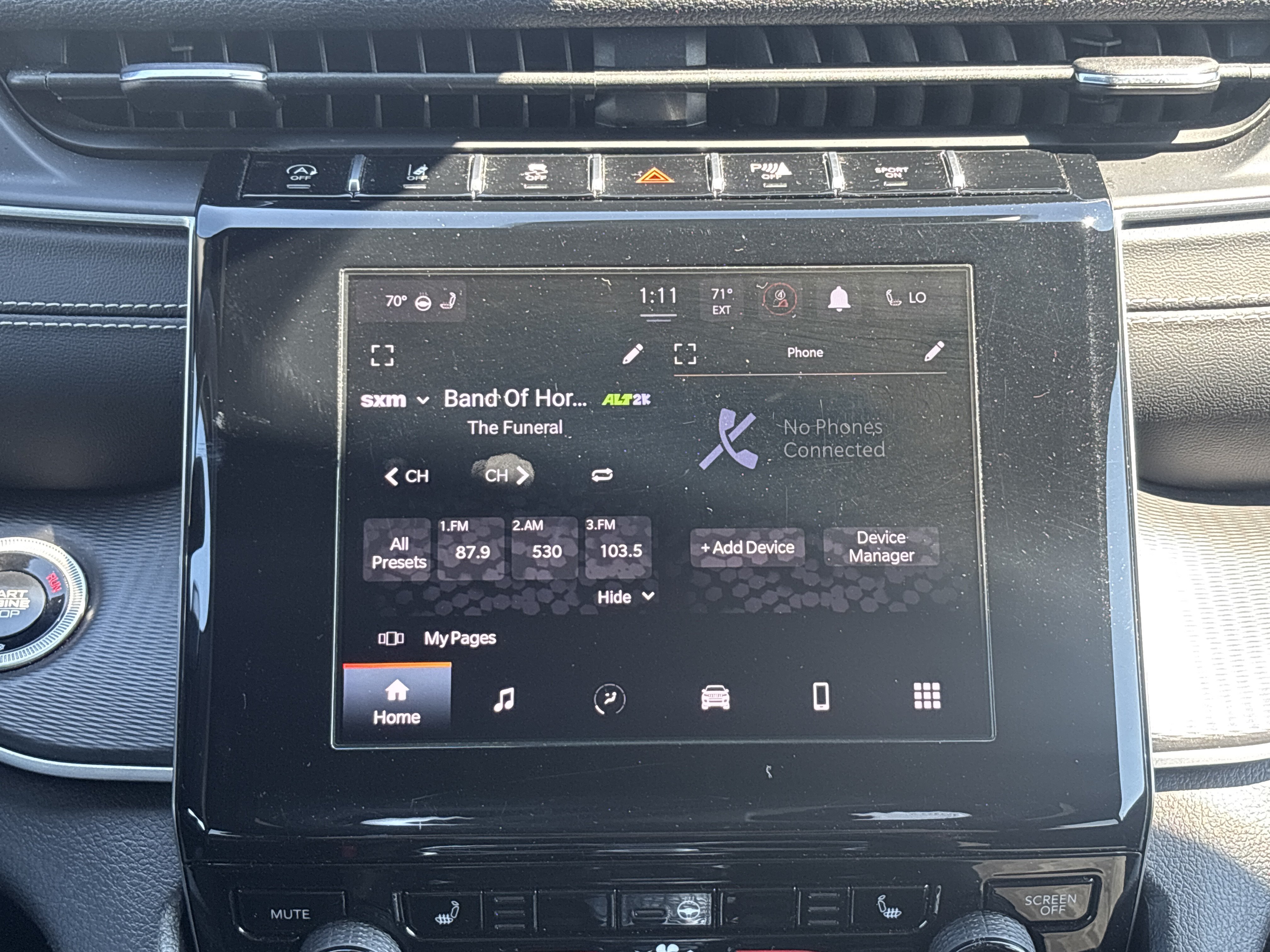 Used 2025 Jeep Grand Cherokee Altitude AWD/4WD image 8