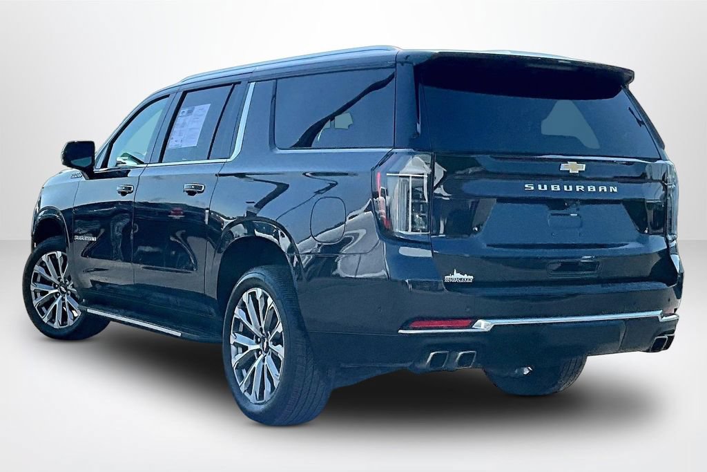 Used 2025 Chevrolet Suburban High Country w/ Sun And Tow Package AWD/4WD image 5