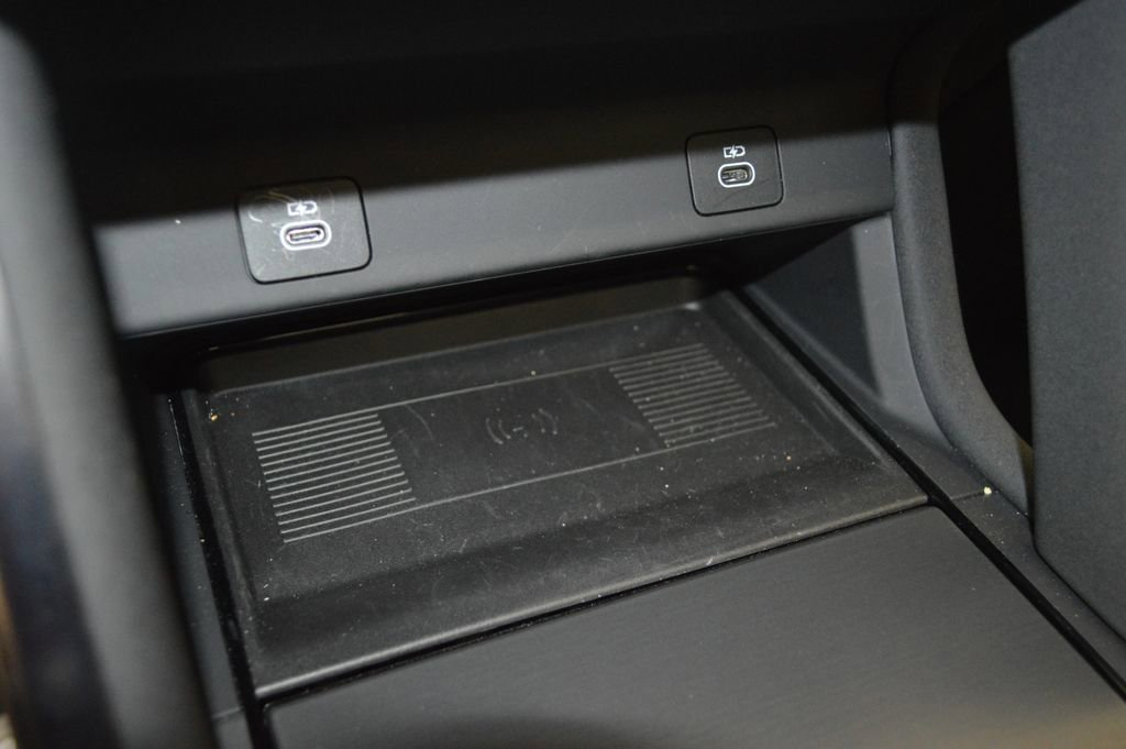 Used 2025 Land Rover Discovery Sport S image 31