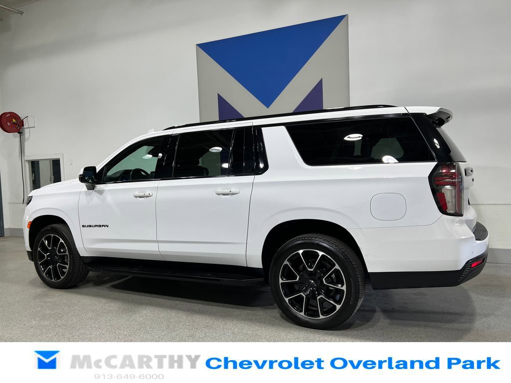 Used 2024 Chevrolet Suburban RST w/ Luxury Package AWD/4WD image 7