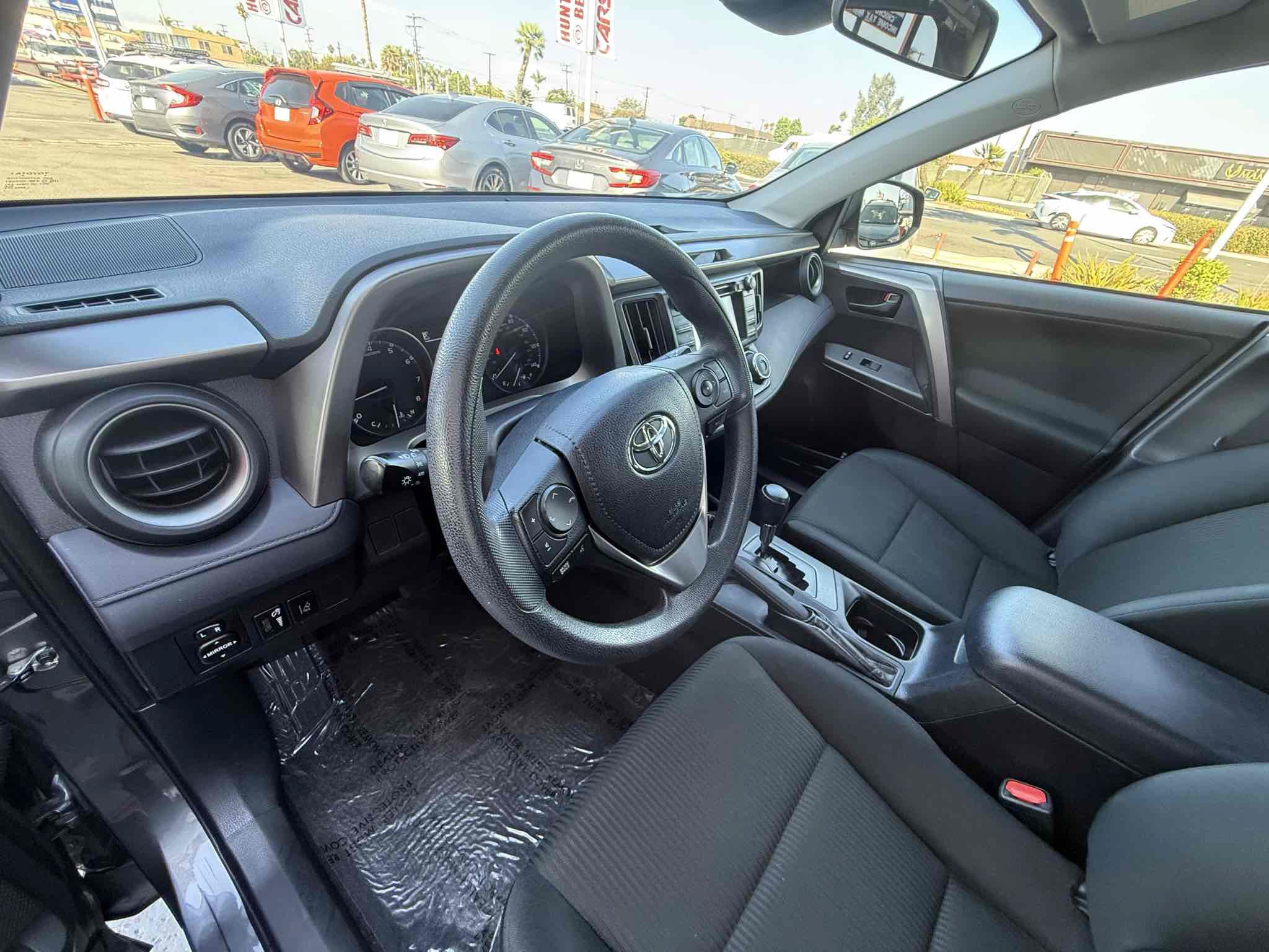 Used 2018 Toyota RAV4 LE w/ All Weather Liner Package FWD image 83