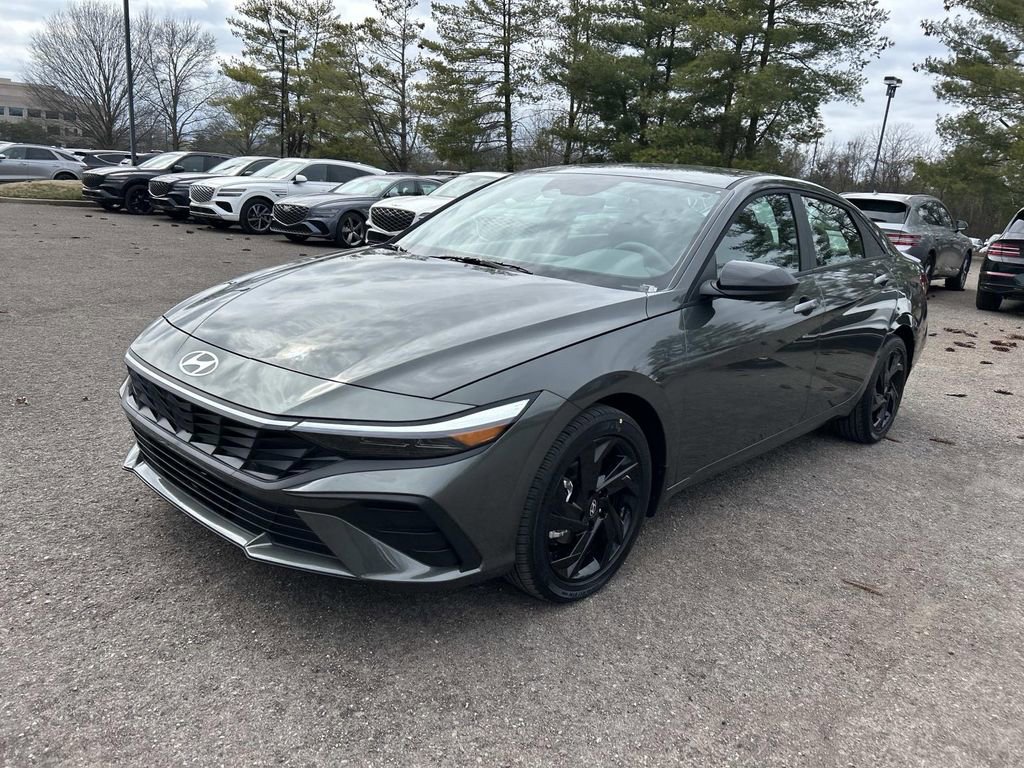 New 2026 Hyundai Elantra Sport image 3