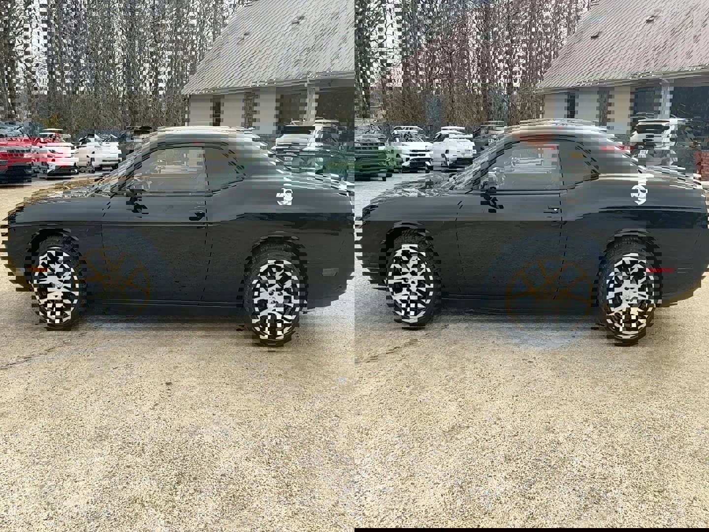 Used 2014 Dodge Challenger SXT image 8