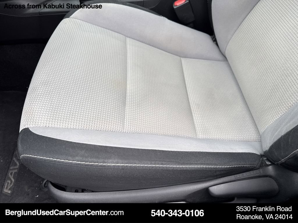 Used 2017 Toyota RAV4 XLE image 34