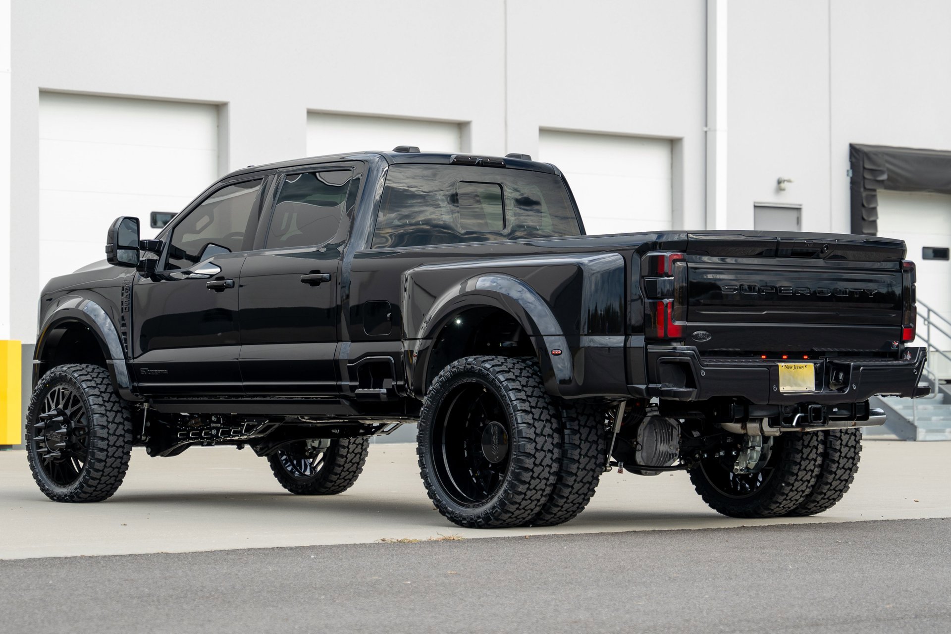 Used 2025 Ford F450 Platinum image 8