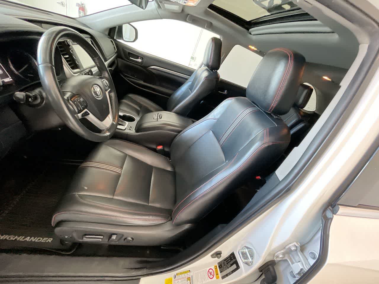 Certified 2019 Toyota Highlander SE AWD/4WD image 11