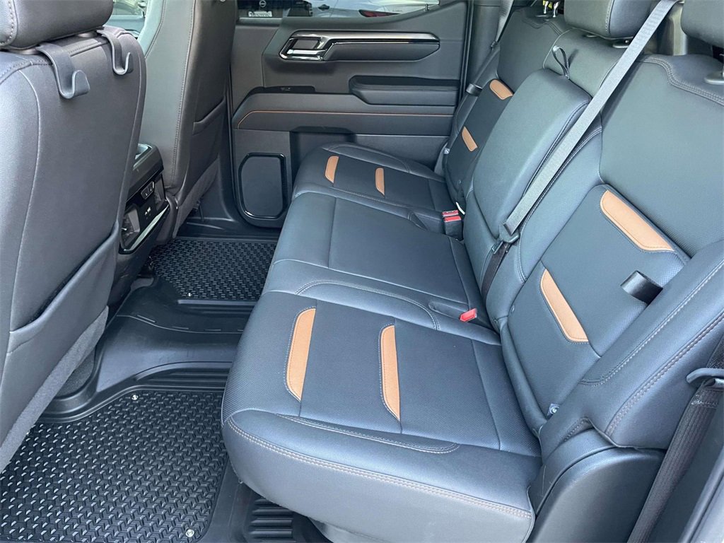 Used 2024 GMC Sierra 1500 AT4 w/ Technology Package image 12
