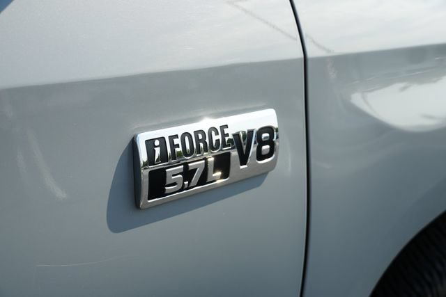 Used 2021 Toyota Tundra Limited w/ Limited Premium Package AWD/4WD image 12